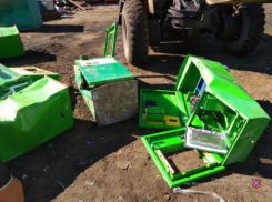 В Волжском раскромсали игровые автоматы
