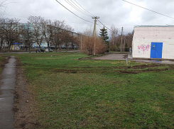 Волжские электросети заставили отремонтировать разрушенную пешеходную дорожку