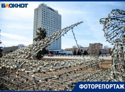 «Гуашью красили что ли?»: местные считают, что главная площадь Волжского превратилась в облезлое нечто