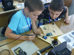 Это лето, полное открытий с летней школой «РобИн-2025»