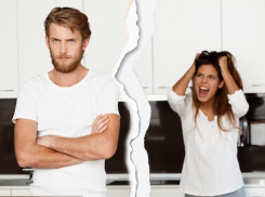 Один из собственников не хочет продавать квартиру. Что делать расскажет специалист