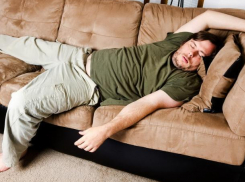 Настойчивый мачо из Волжского поселился в квартире бывшей тещи