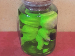 Маринованных инопланетян и череп циклопа сотворила к Хэллоуину волжанка 