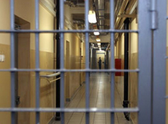 Под Волгоградом 36-летний арестованный повесился в изоляторе на обрывке одеяла