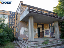 За 31 миллион продают руины спортивной «Волги»: в Волжском ищут нового хозяина легендарному разрушенному комплексу