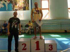 Волжанин Виктор Марук выиграл городской Чемпионат по кикбоксингу без единого удара