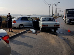 Водитель «Волги» собрал пять машин в ДТП на мосту через Волжскую ГЭС и погиб