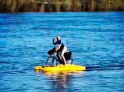 Иисус 21 века: волжанин проехал на велосипеде по реке