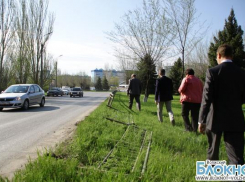 В Волжском сломанные при ДТП ограждения будут ремонтировать виновники