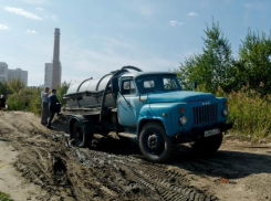 Волжане незаконно сливали отходы в городскую канализацию и выбрасывали мусор на улицу