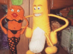 Волжанка выставила на продажу вязаные секс-игрушки