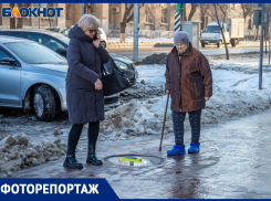 Аксель в позе ласточки: как жители Волжского передвигаются по городу в жуткий гололед