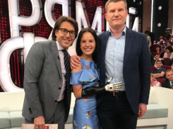 Девушка с отрубленными руками смогла вернуться к нормальной жизни благодаря Олегу Савченко