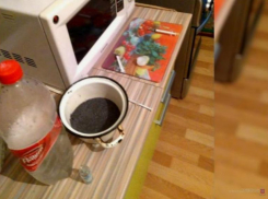 В Волжском прикрыли наркопритон: женщина сдала квартиру за бутылку