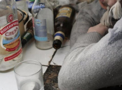 Многодетную волгоградку лишат родительских прав за пьянки и драки