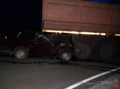 Водитель легковушки погиб в ДТП с КамАЗом в Волгоградской области
