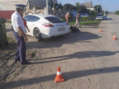 Иномарка в Волжском довела скутеристку до больницы