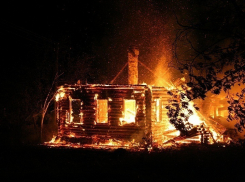 При пожаре под Волгоградом пострадал 49-летний мужчина 