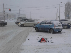 Расторопная девушка на «Ситроене» протаранила «Сузуки» в Волжском