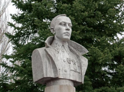 Волжане почтили память генерала Карбышева