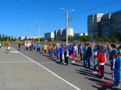 Знаменитые спортсмены региона и волжане вместе провели зарядку