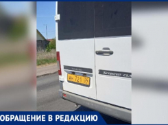 В Волжском водитель маршрутки отказался останавливаться, когда пассажиру стало плохо, а потом высадил всех