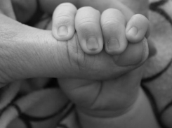 Отец убил 7-месячную кроху ударом в живот из-за громкого плача в Волжском