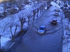 Знаменитую «реку» на Пушкина в Волжском сняли с высоты птичьего полета