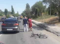 В Волжском очередной велосипедист бросился под машину