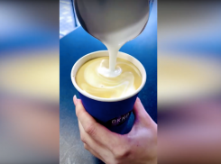 Купи пять, получи шестой в подарок: в Волжском открылась новая кофейня «OKNO»