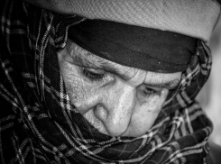 Грузовик наехал на пенсионерку в центре Волгограда: женщина скончалась 
