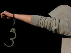В Волгограде 15-летний рецидивист изнасиловал и ограбил женщину-инвалида