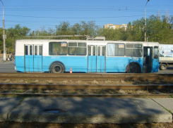 Пьяный волгоградец упал под колеса троллейбуса