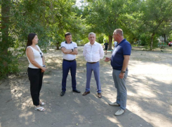Депутаты гордумы объехали мусорки Волжского. Зачем?