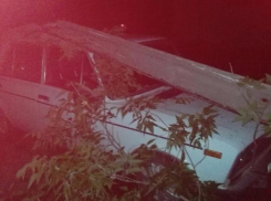 Пьяный волжанин снёс бетонный столб на своем автомобиле