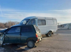 Близ Волжского произошло ДТП с участием «ГАЗели» 