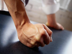 В Волжском соседи борются за подъезды к дому