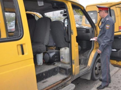В Волжском по требованию жителей проверят все маршрутки