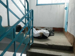 В общежитии на Пушкина уже несколько часов лежит труп, - волжанин