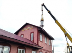 В новом храме в Волжском состоялась Божественная литургия