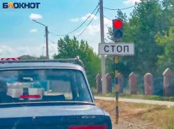 В Волжском ограничили движение на перекрёстке улицы Логинова и проспекта Ленина