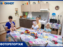 «Выбросил на улицу с ребенком»: как оказываются и живут в приюте для женщин в Волжском