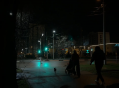 Дайте нам поспать: жители Волжского просят отключить пищащие светофоры на ночь