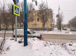 В Волжском автомобилист сбил женщину на пешеходном переходе