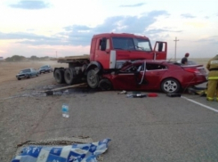 Семья из Волгограда погибла в ДТП в Калмыкии