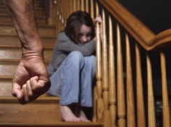 Пьяный отец изнасиловал 12-летнюю дочку в Волжском