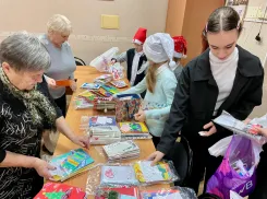 «Новогодняя открытка ветерану»: волжские школьники дарят тепло и заботу