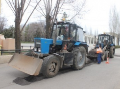 В Волжском с начала года отремонтировали около 10 тысяч квадратных метров дорог