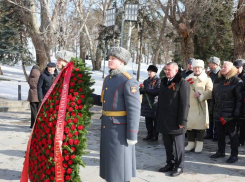 На Мамаевом кургане почтили героев Сталинградской битвы