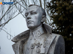 Как Карбышев связан с Волжским, и откуда взялись площадь, улица и школа его имени